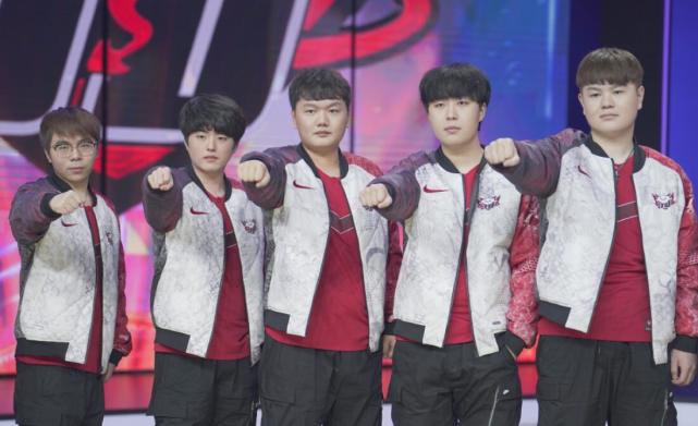 巴西队也逐 巴西队也逐