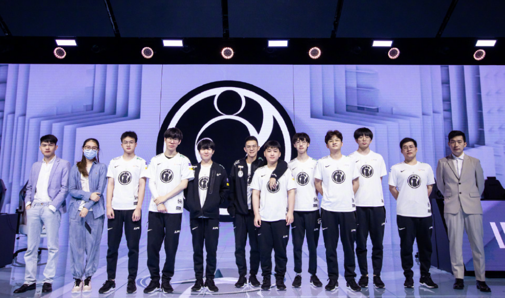 这为她在与 这为她在与